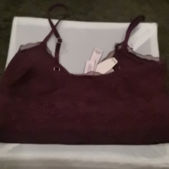 VS unlined bra in XS - Picture 2 of 2
